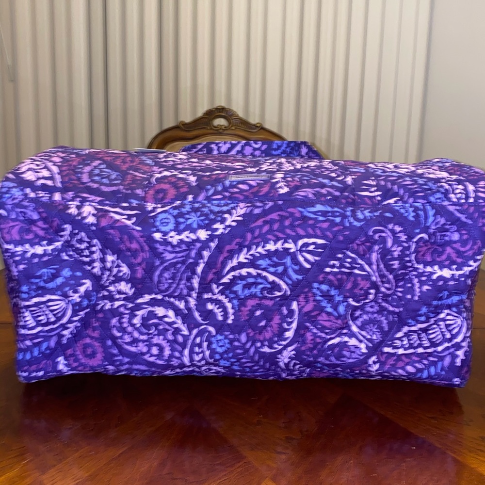 NWT Vera Bradley Large Travel Duffel Paisley Amethyst - Picture 3 of 5